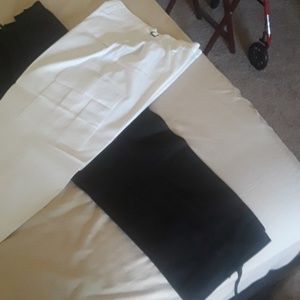 2 pair of pants with cargo pockets